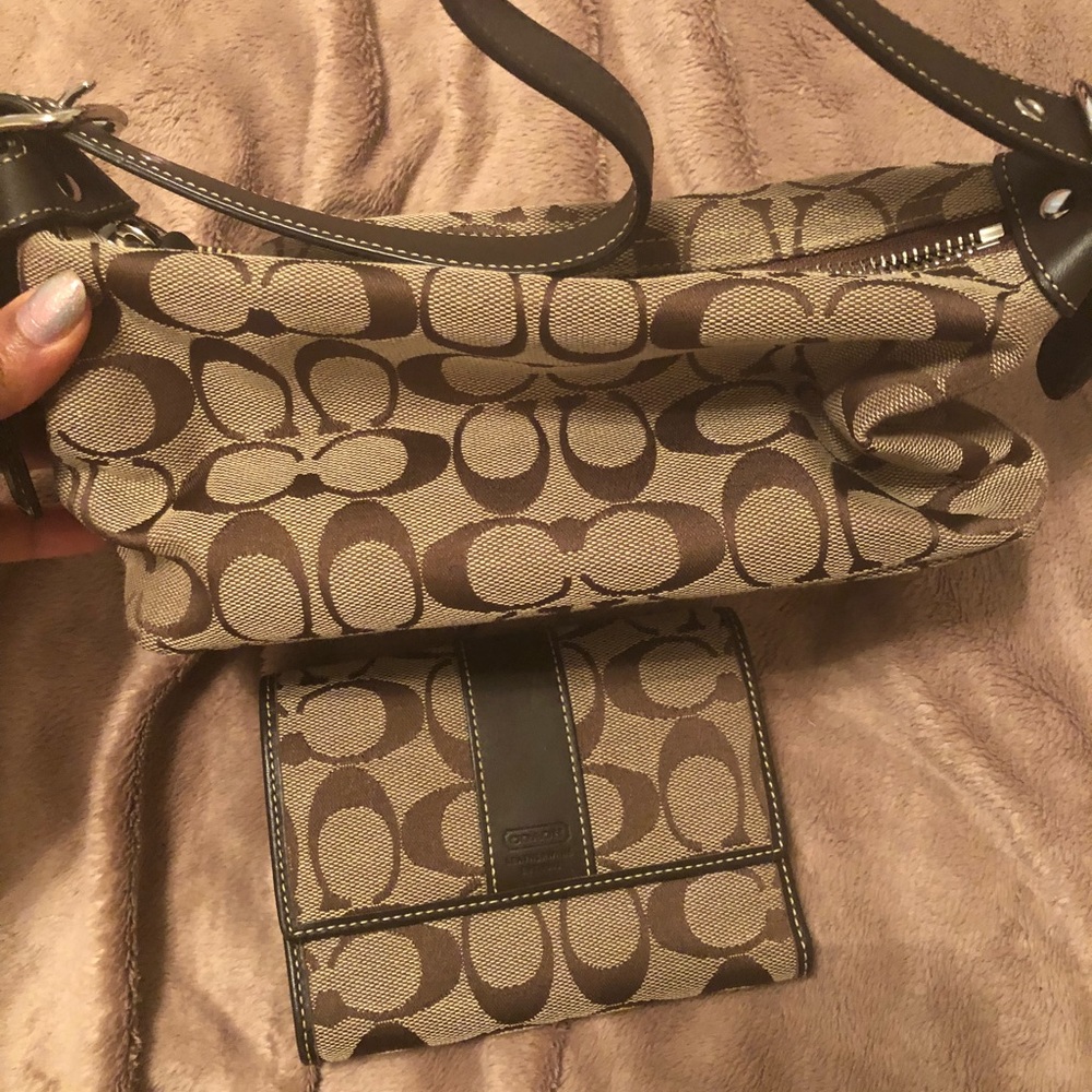 Coach bag with matching wallet - Picture 1 of 2